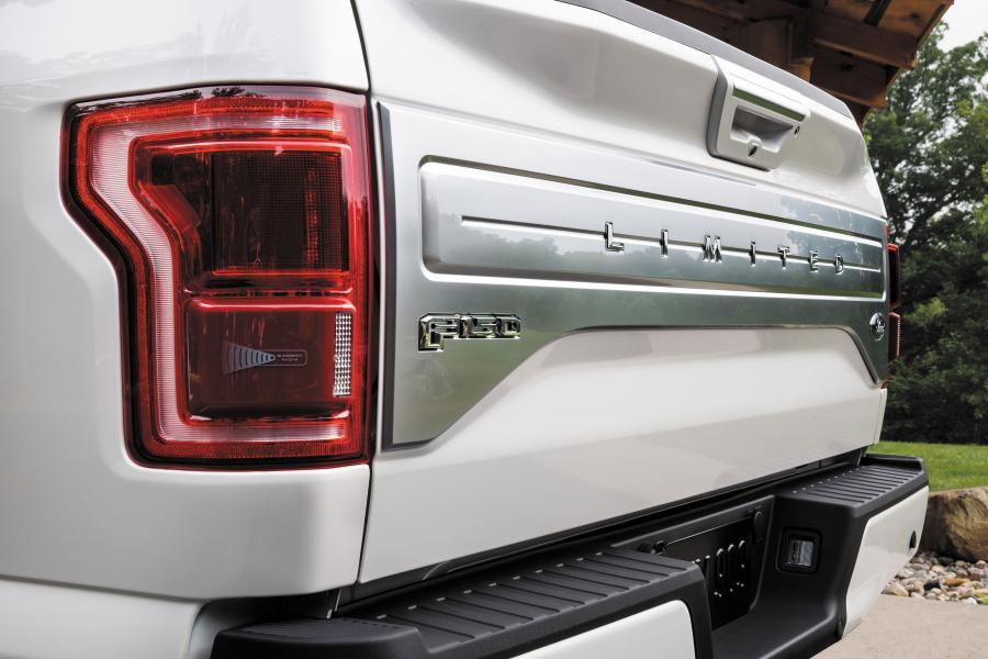  Ford F-150 Limited 2016 года  (фото 13 из 17)